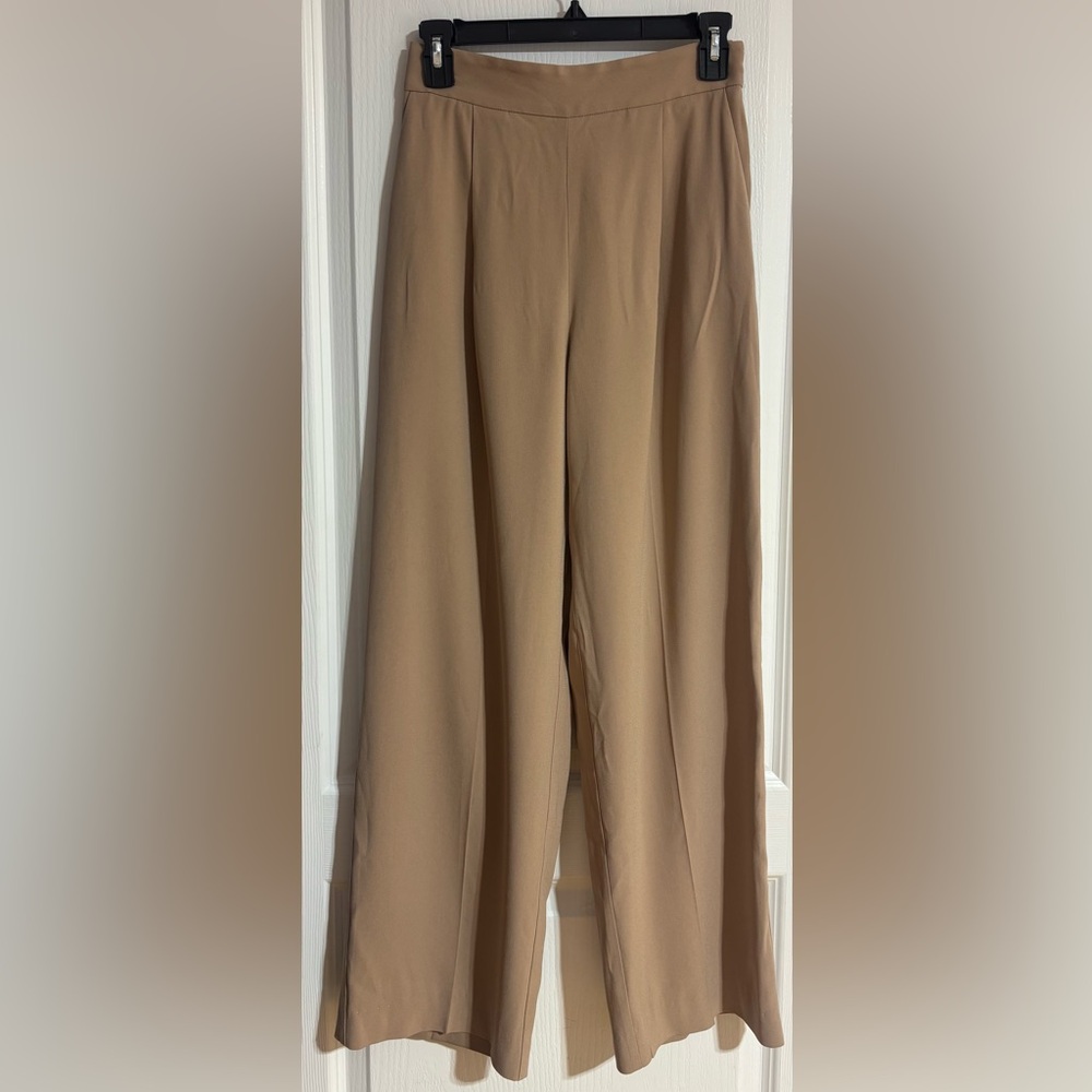 Aritzia Babaton Crepe Tio Wide Leg Pleated High Waisted Pockets Tan Pants Size 4 - Picture 3 of 10